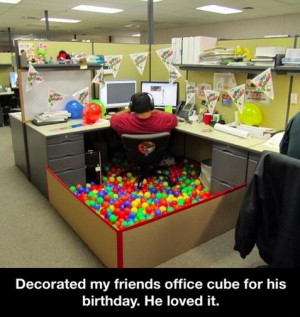 funny-picture-birthday-decoration-office