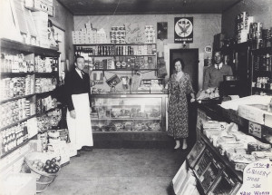 era grocery store: Grocery Store, 1930S, Photo Vintage, Depression Era ...