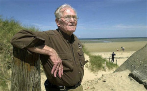 Dick Winters revisiting the Normandy beaches in 2004 Photo: REX