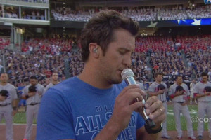 Kellie Pickler Has Luke Bryan’s Back on the National Anthem ...