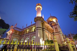 This mosque is one of the most beautiful mosques in Indonesia,