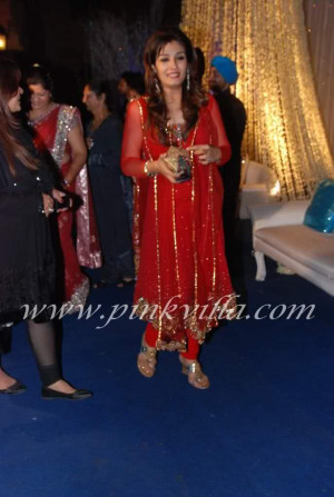 Thread: Amisha Patel and Raveena Tandon at Banpreet Singh son's ...