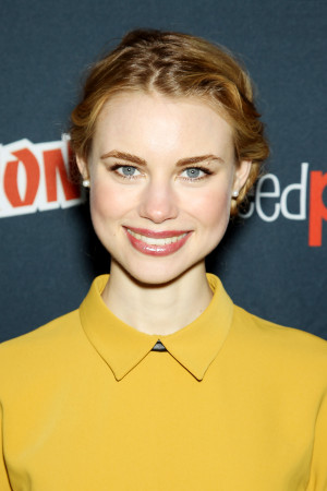 The Vampire Academy Blood Sisters NY Comic Con 2013 - Lucy Fry