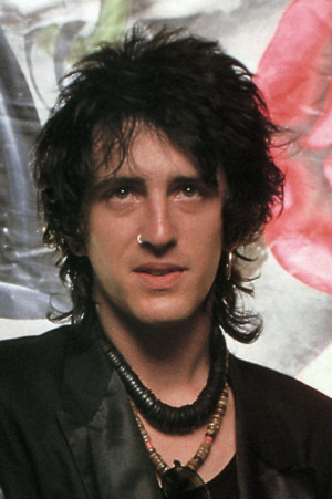 Izzy-izzy-stradlin-17342343-465-700.jpg