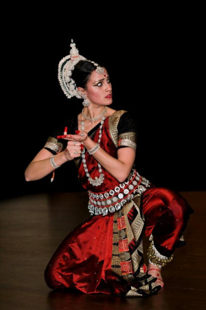 Famous Indian Classical Dances (15 images)