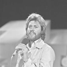 barry gibb quotes everybody is a teenage idol barry gibb