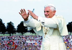 Related Pictures pope benedict and pope francis praying together pop ...