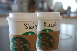 love klaine blaine kurt coffee cups Liz and Kat are super nerdy and ...