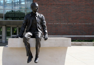Neil Armstrong statute at Purdue's Neil Armstrong School of ...