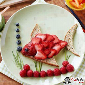 Food fish fruit art which is amazing and this fruit fish made with ...