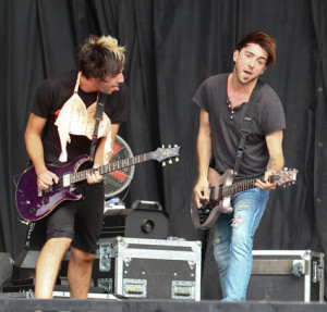http://www.fleckingrecords.co.uk/2012/08/spotted-alex-gaskarth-tay ...