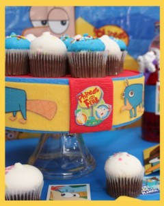 Kiss Phineas And Ferb Fan...