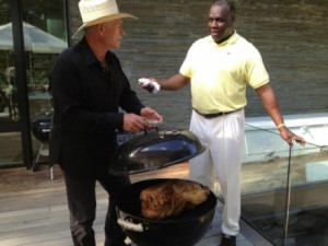 John Riggins And Dexter Manley Grill A Turkey (PHOTO)