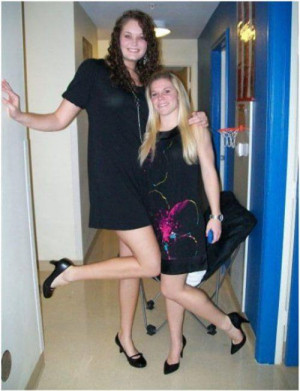 Extremely tall women.. if you are in to that kind of thing… (34 ...