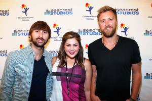 The big-hearted members of Lady Antebellum made a tough time a lot ...