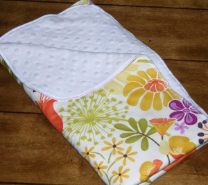 ... cornerhouseblog.com/2011/03/minky-cuddle-blankets-do-you-want-one.html