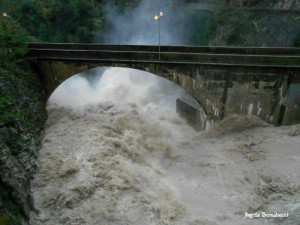 Strong wind gusts and flooding in northern Italy – November 11, 2013