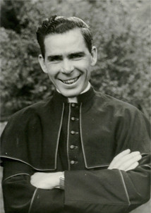 Photo from http://www.archbishopsheencause.org/