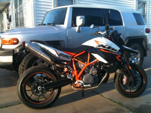 KTM 990 SM T vs. Ducati Multistrada 1200!