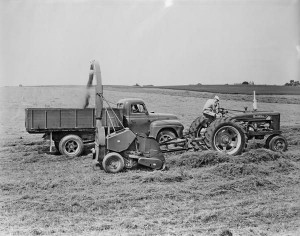 Wisconsin Historical, Wisconsin Farms, Farmall Super, Vintage Tractors ...