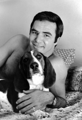 ... burt reynolds burt reynolds with his dog bertha at his sherman oaks