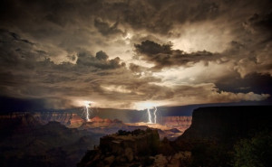 Grand Canyon Lightshow 1
