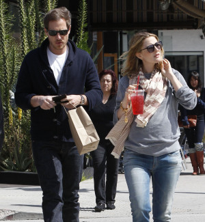 Drew Barrymore & Will Kopelman: Breakfast Stroll In Los Feliz