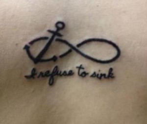 Tatuaggio ancora con simbolo infinito