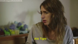 gif ariel levy Andrea Velasco que pena tu familia gifles
