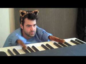 Keyboard Cat Redux, starring Ron Livingston