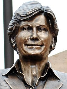 Pat Summitt statue by Randy Moore