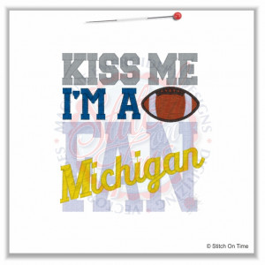 4919 Sayings : Kiss Me Michigan Fan 5x7