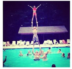 Double stunt! #stynt #flyers #poolstunting #cheer #cheerleaders More