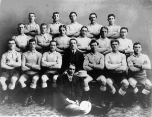 File:StateLibQld 1 135567 New South Wales Rugby League team, first to ...