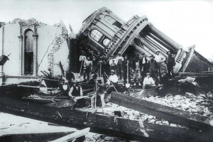 Destruction of a building from only the earthquake
