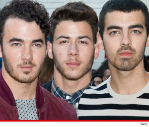 The Jonas Brothers -- Kevin , Joe and Nick -- are close to breaking up ...