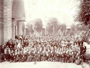 Over 250 surviving pioneers of 1847 posed for this group photograph in ...