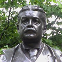 Statue of Sir Arthur Sullivan