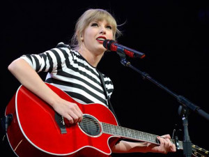 In touching personal message, Taylor Swift tells bullied teen fan to ...