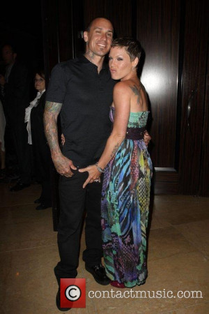 Related Pictures carey hart pink aka alecia moore photo posh24 com