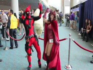 funny_deadpool_at_the_comic_con_2012_400x300_25.jpg