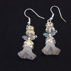 Next i have some Gorgeous Angelic Earrings by Shimmylicious Jewellery ...