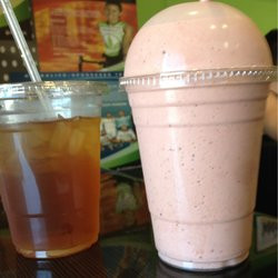Chocolate strawberry protein shake (250 calories) and an iced peach ...