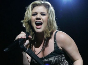 Kelly Clarkson’s Not A Lesbian, But If She Was, She’d Be Beating ...