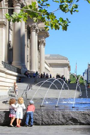 David H. Koch Plaza at the Metropolitan Museum of Art © OLIN / Sahar ...