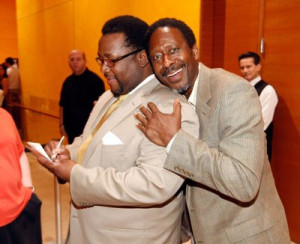 Clarke Peters and Wendell Pierce at event of The Wire (2002)