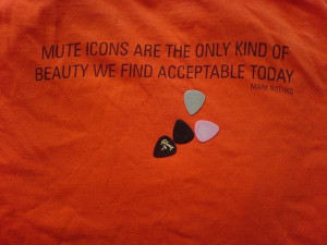 Mute icons are the only kind of beauty we we find acceptable today ...