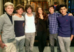 ... Sofia Vergara Plays Up Voluptuous Figure, Gives 'The Hunger Games