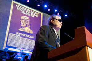Ronnie Milsap, Hank Cochran, Mac Wiseman Inducted into Country Music ...