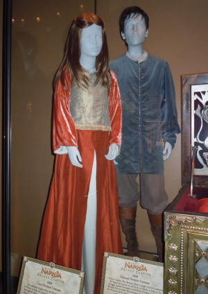 Original Prince Caspian Lucy and Edmund Pevensie movie costumes and ...